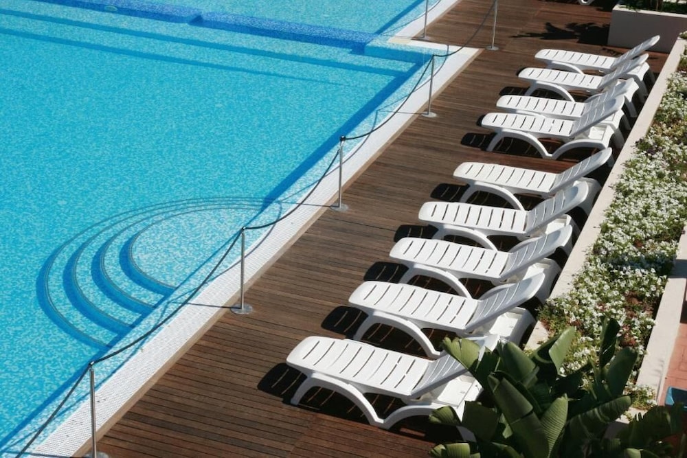 Free Beach Club 4/42