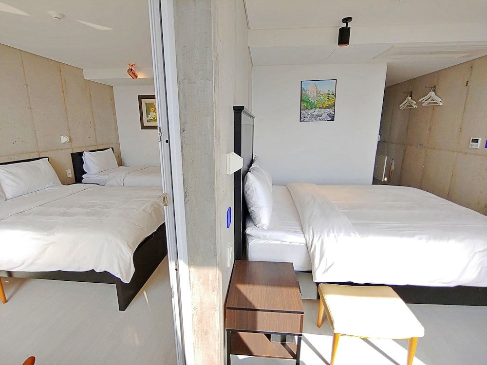 2 BEDROOMS, FAMILY