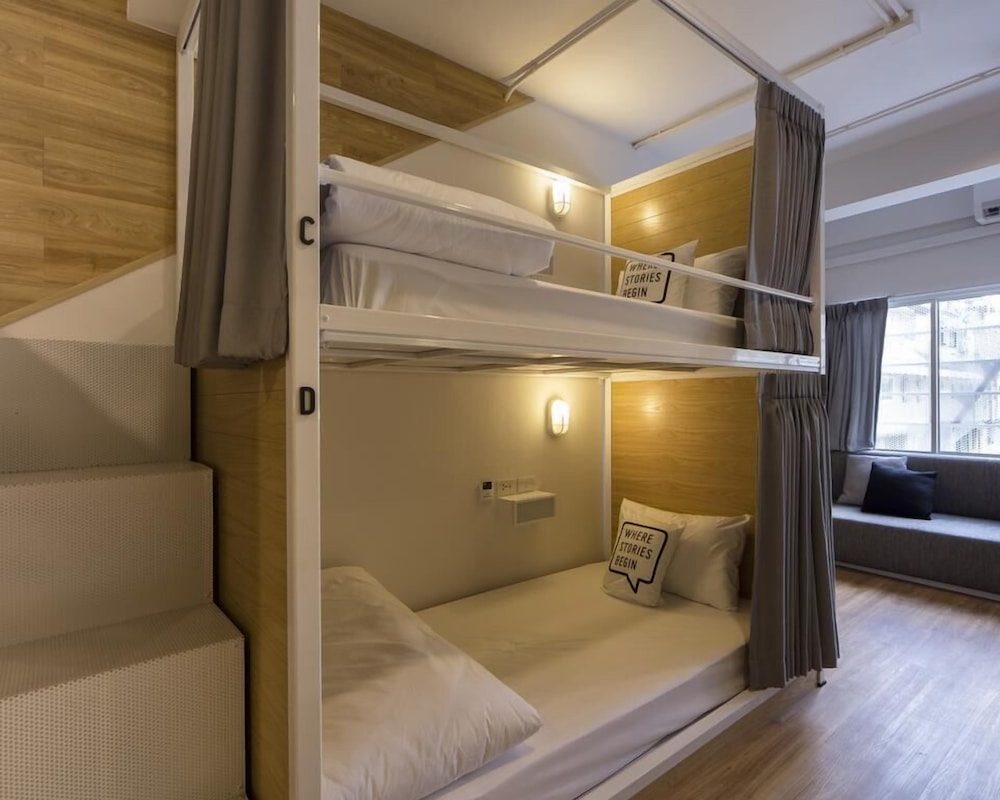 FEMALE DORM, 10 BEDS