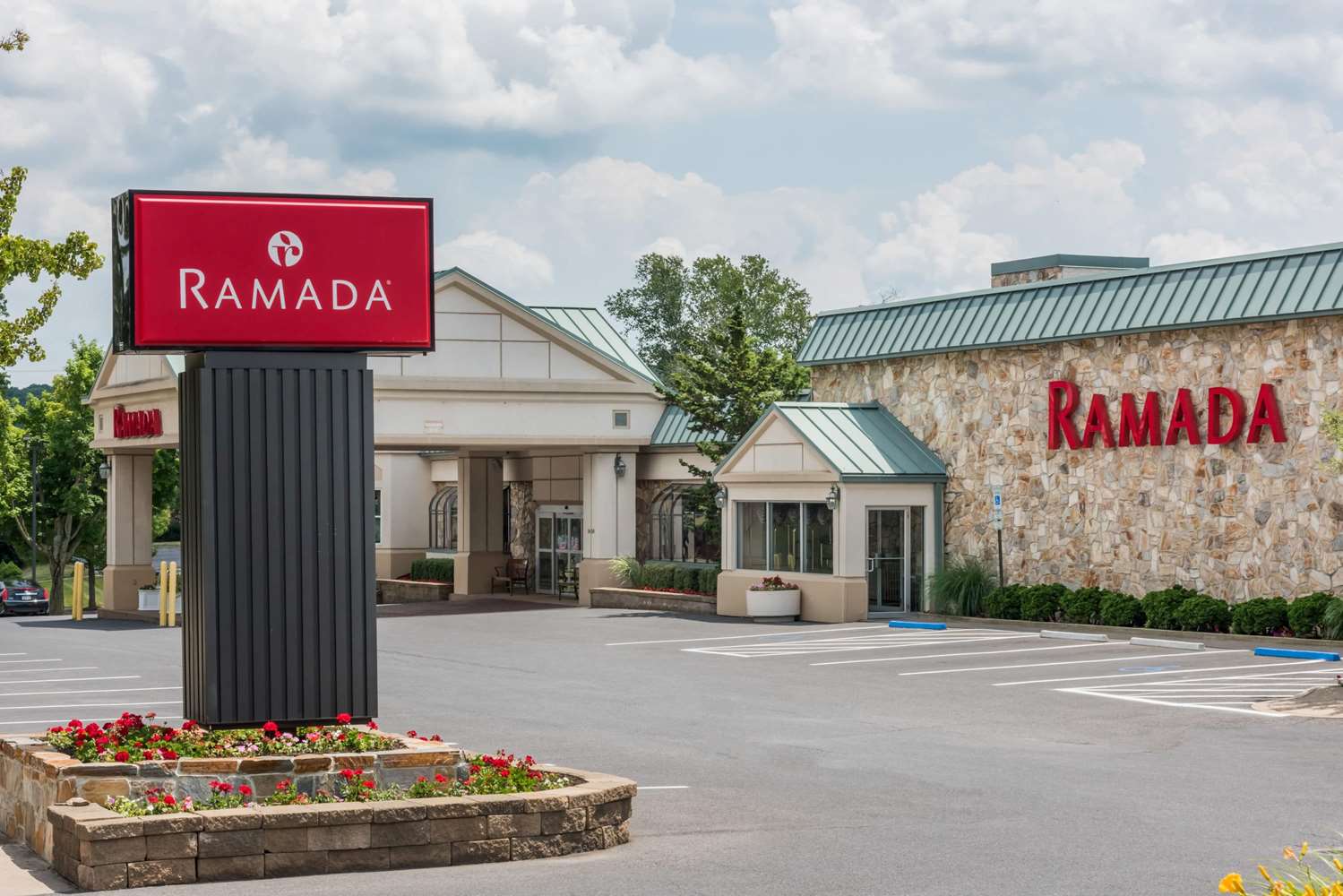 Ramada by Wyndham State College Hotel & Conference Center 35/40