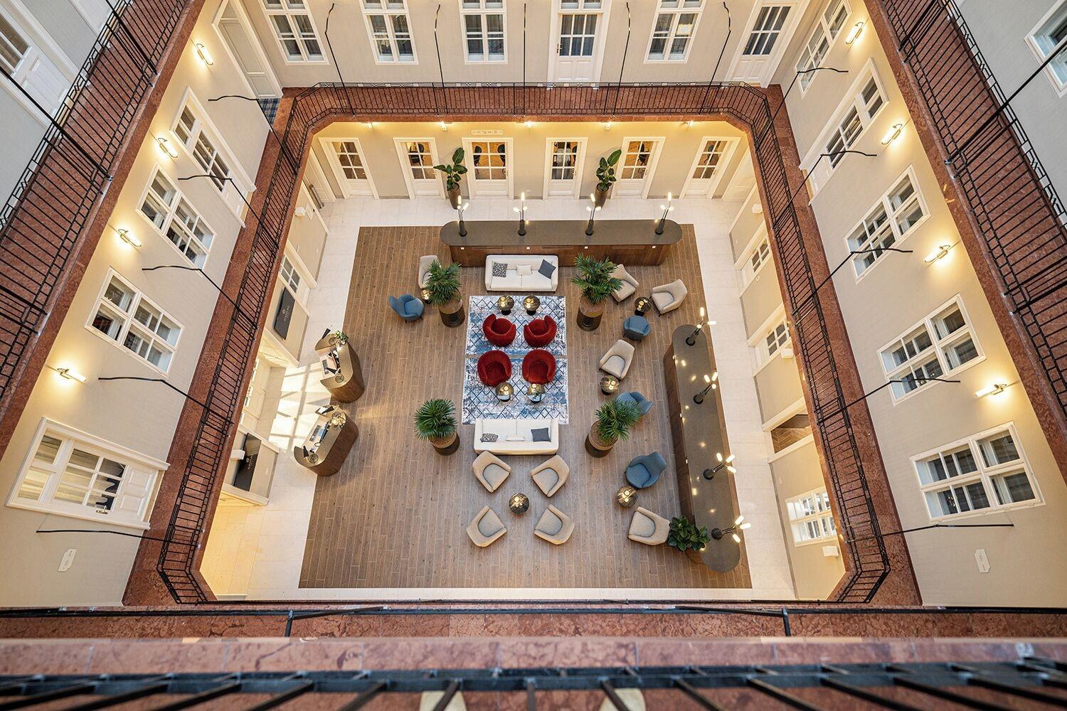 Basiliq Hotel 9/50