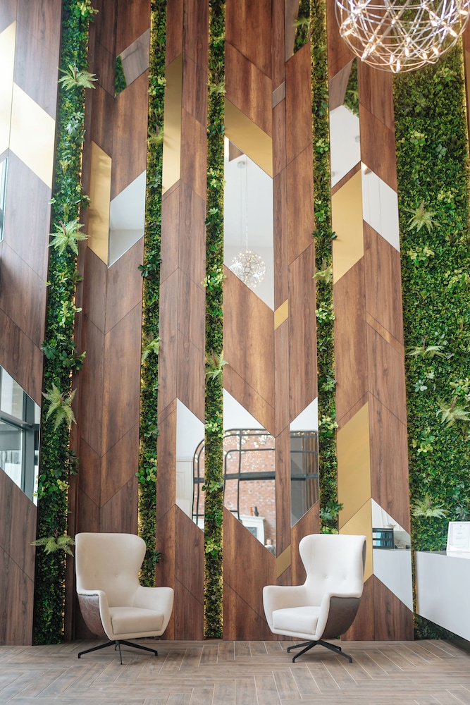 Empula Hotel & Residences 4/50