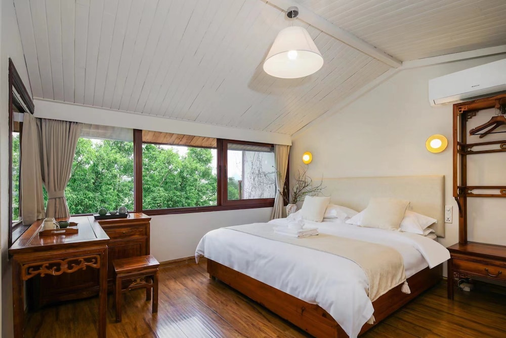 ELITE, DOUBLE BED, RIVER VIEW