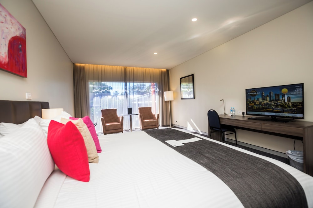 EXECUTIVE, SUITE, TWIN BEDS