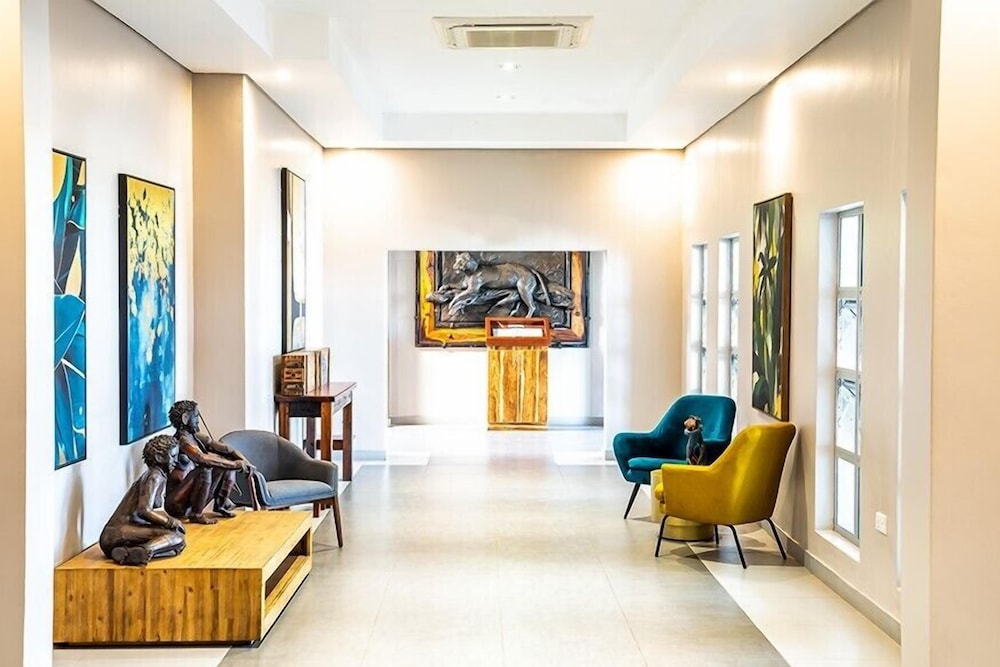Kalahari Arms Hotel 52/69
