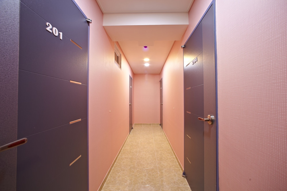 Rainbow Hotel Myeongdong 33/54