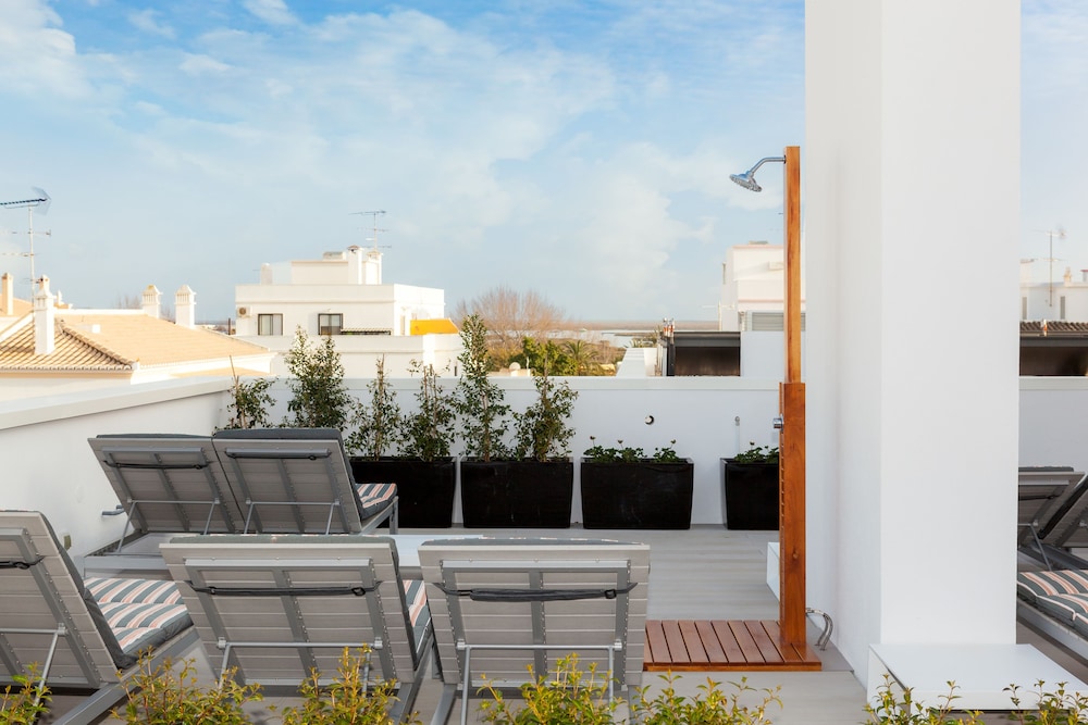 Faro Boutique Hotel 45/48