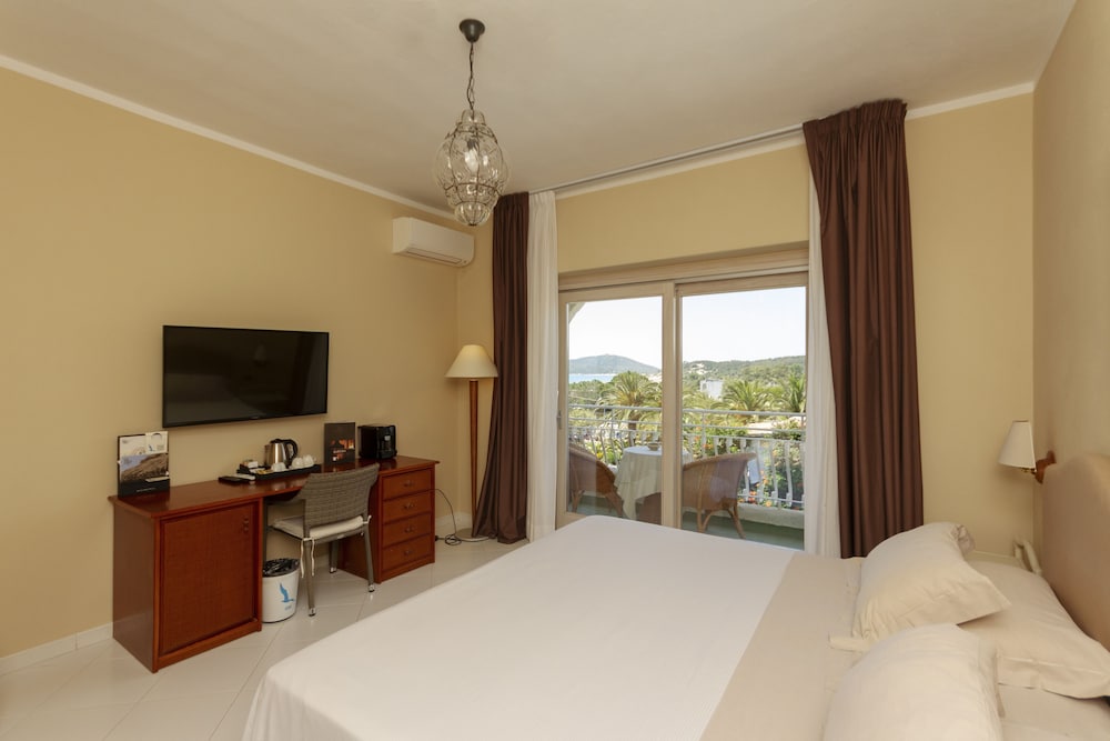 SUPERIOR, DOUBLE BED, SEA VIEW
