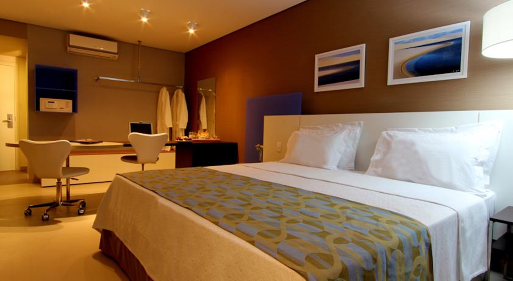 غرفة ديلوكس بسرير كينج، Hotel Intercity Salvador 3/6