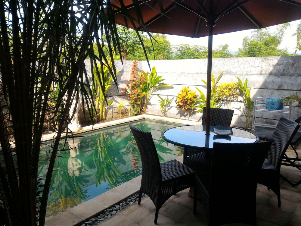 VILLA DENCARIK 16/25