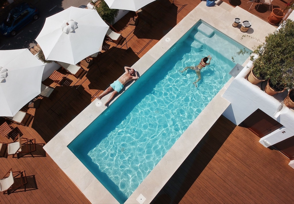 Gatzara Suites Santa Gertrudis 73/76