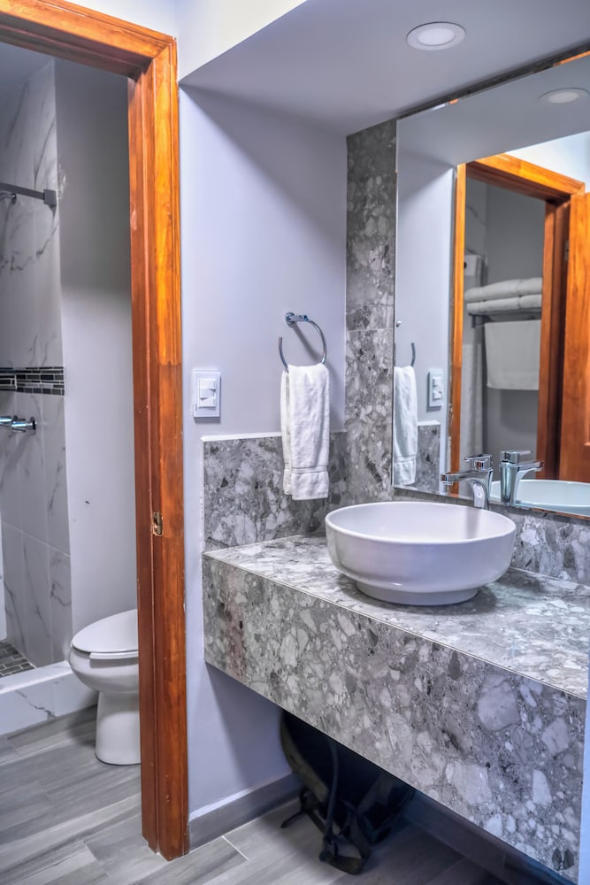 Laos Mar Hotel and Suites 41/41