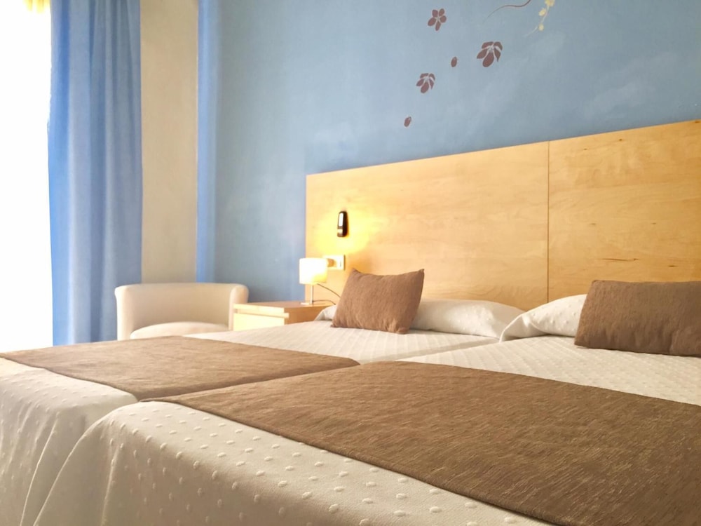 Hotel Llansola 29/67