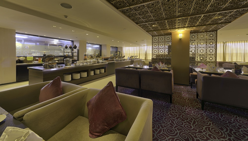 DAVANAM SAROVAR PORTICO SUITES 32/34