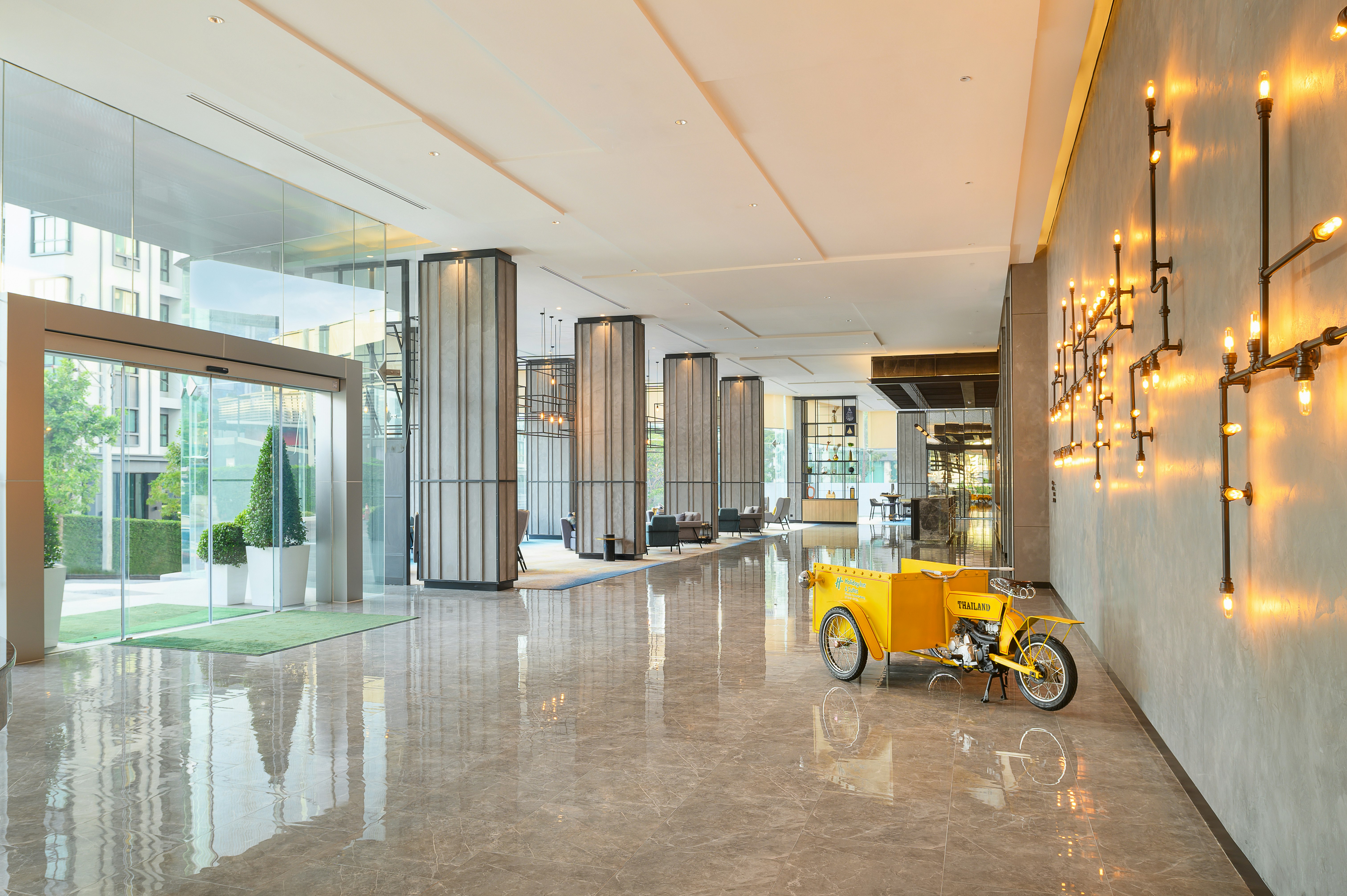 Holiday Inn Suites Siracha Laemchabang 72/78