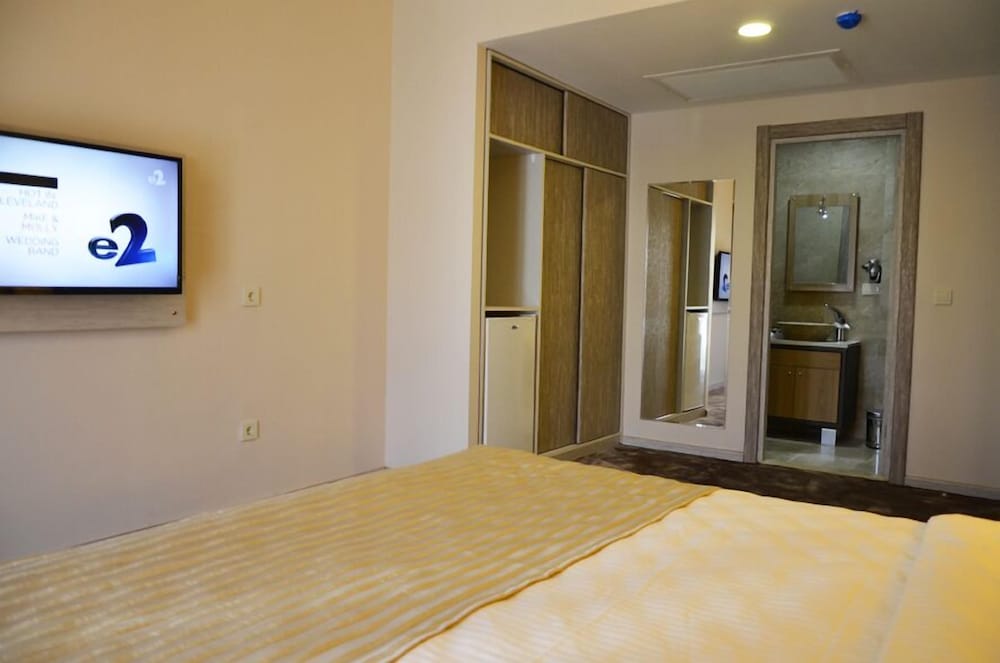 Orya Hotel 38/63