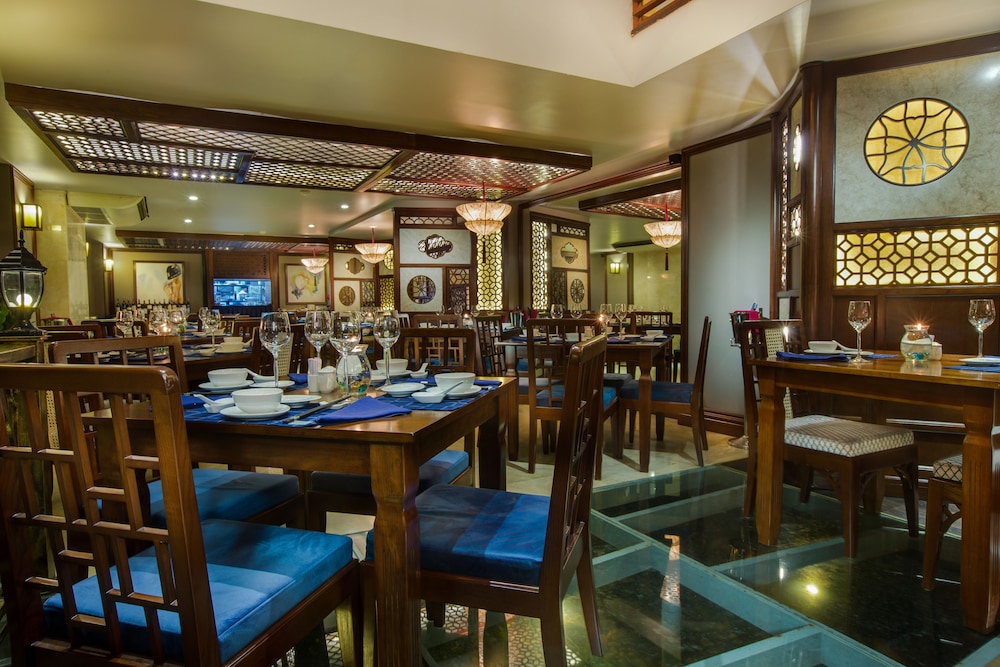 Oriental Suites Hotel And Spa 35/50