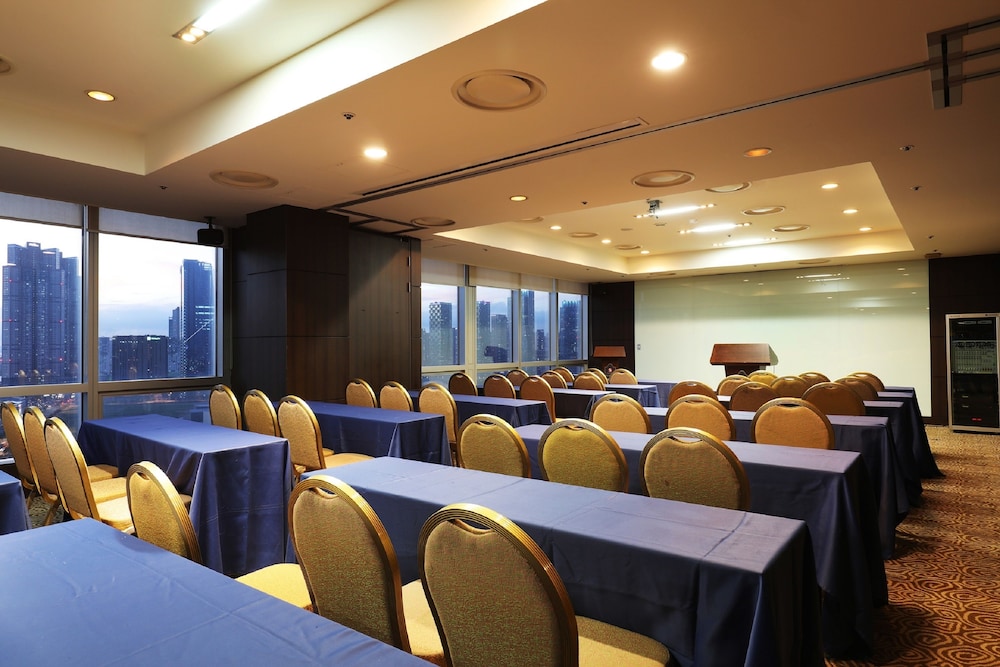 Bridge Hotel Incheon Songdo 54/63