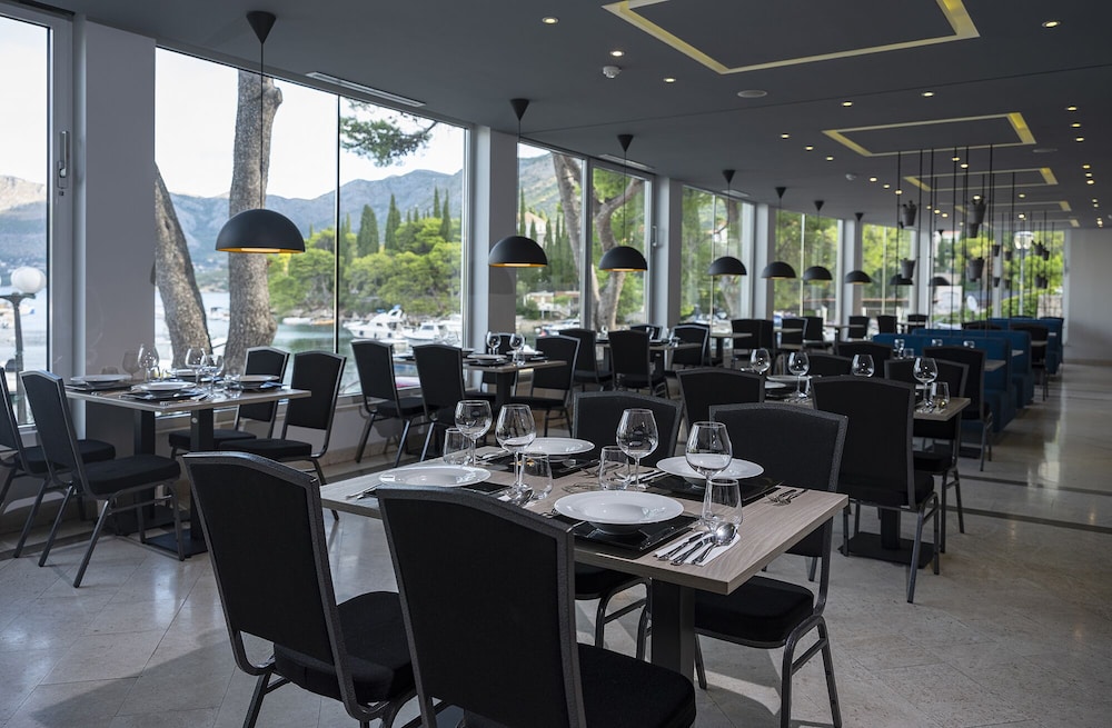 Hotel Cavtat 56/68