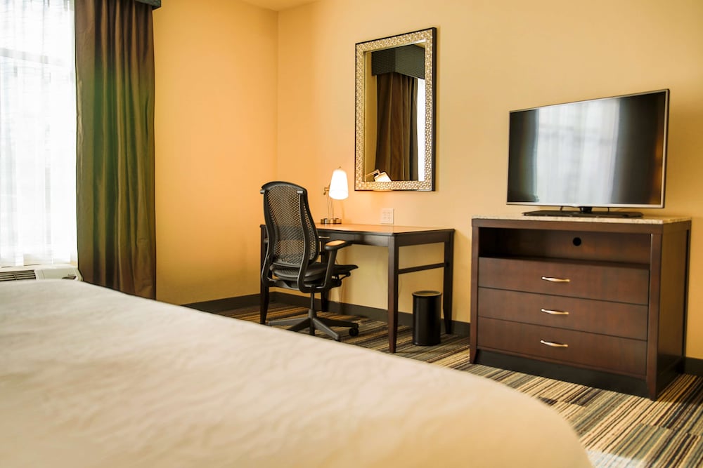 Hilton Garden Inn Murfreesboro 24/72