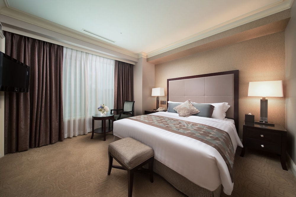 PLAZA, SUITE, DOUBLE BED