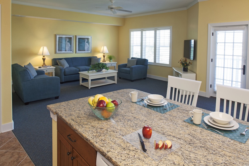 Bluewater Resort And Marina By Spinnaker Resorts 32/55