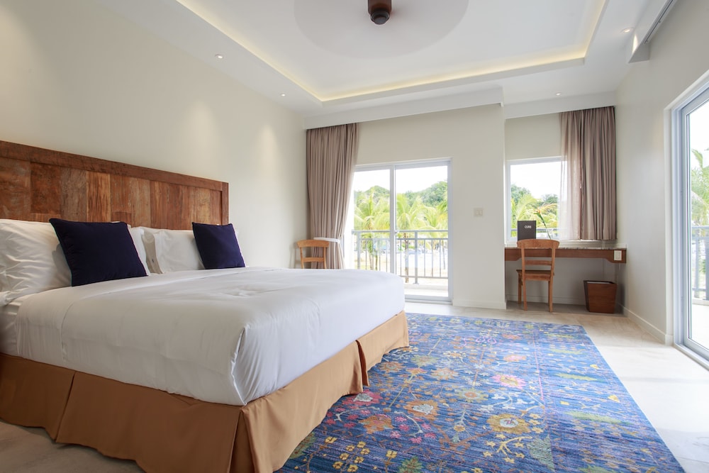 Marina, Orchid, King Bed