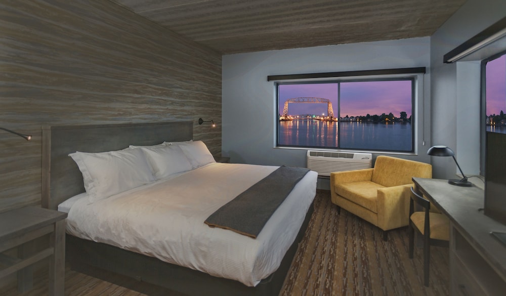 Pier B Resort 16/23