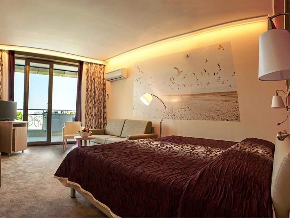 AMELIA HOTEL 19/45