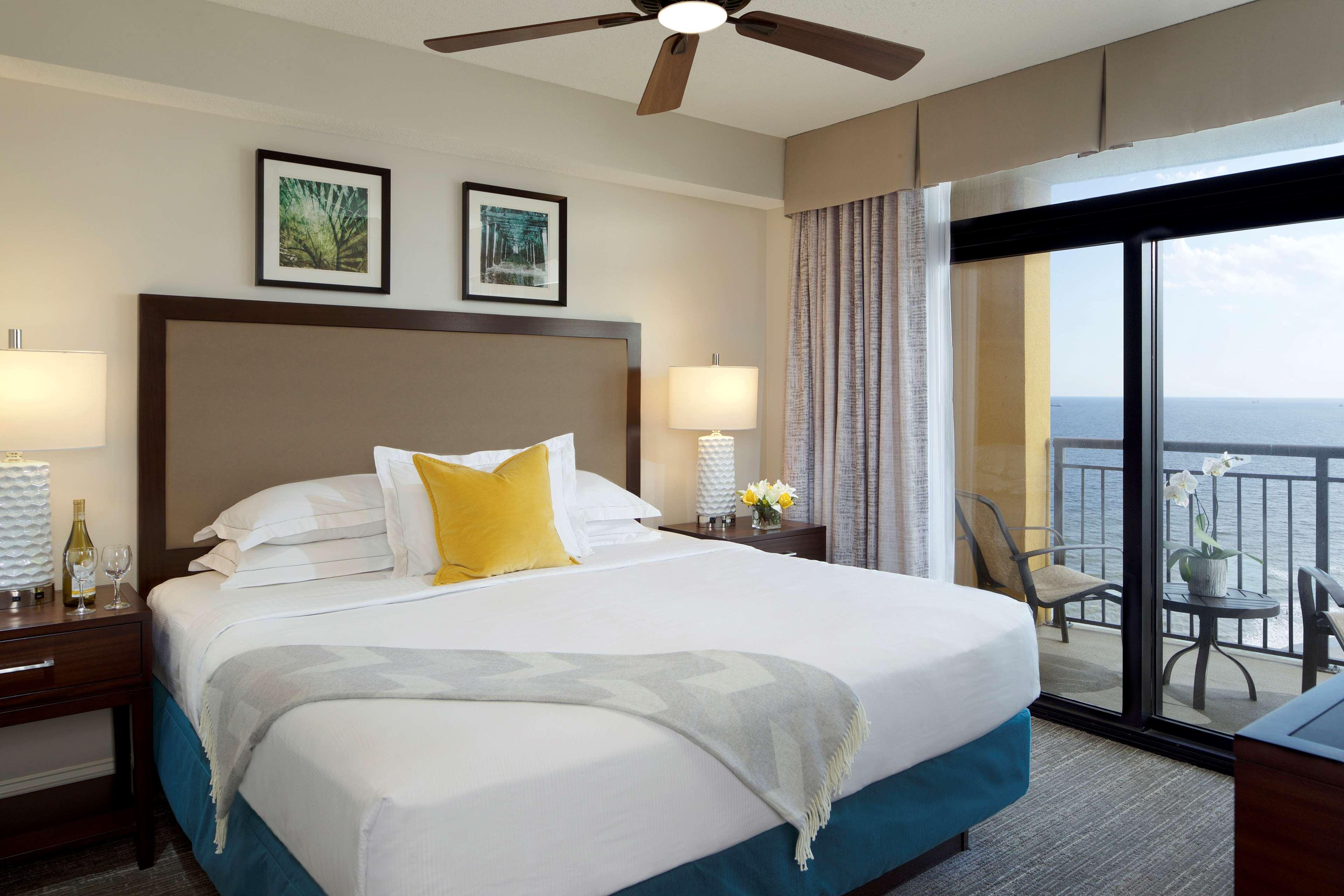 3 BEDROOMS, OCEAN FRONT, ACCESSIBLE
