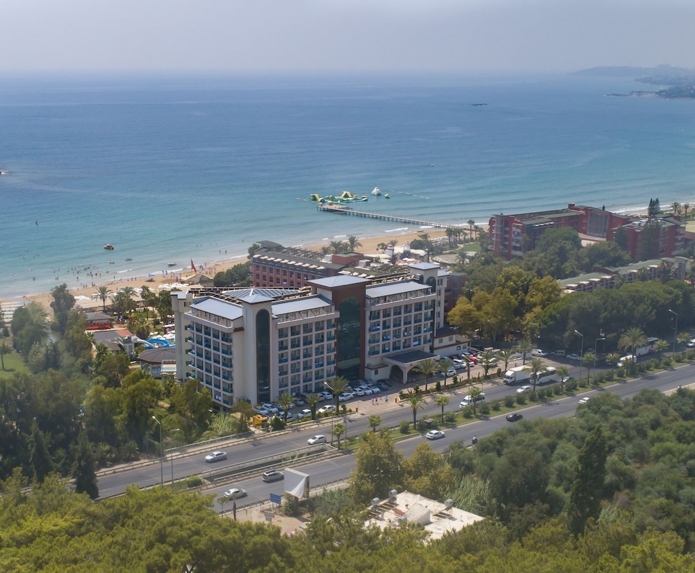 Annabella Diamond Hotel and Spa 32/36