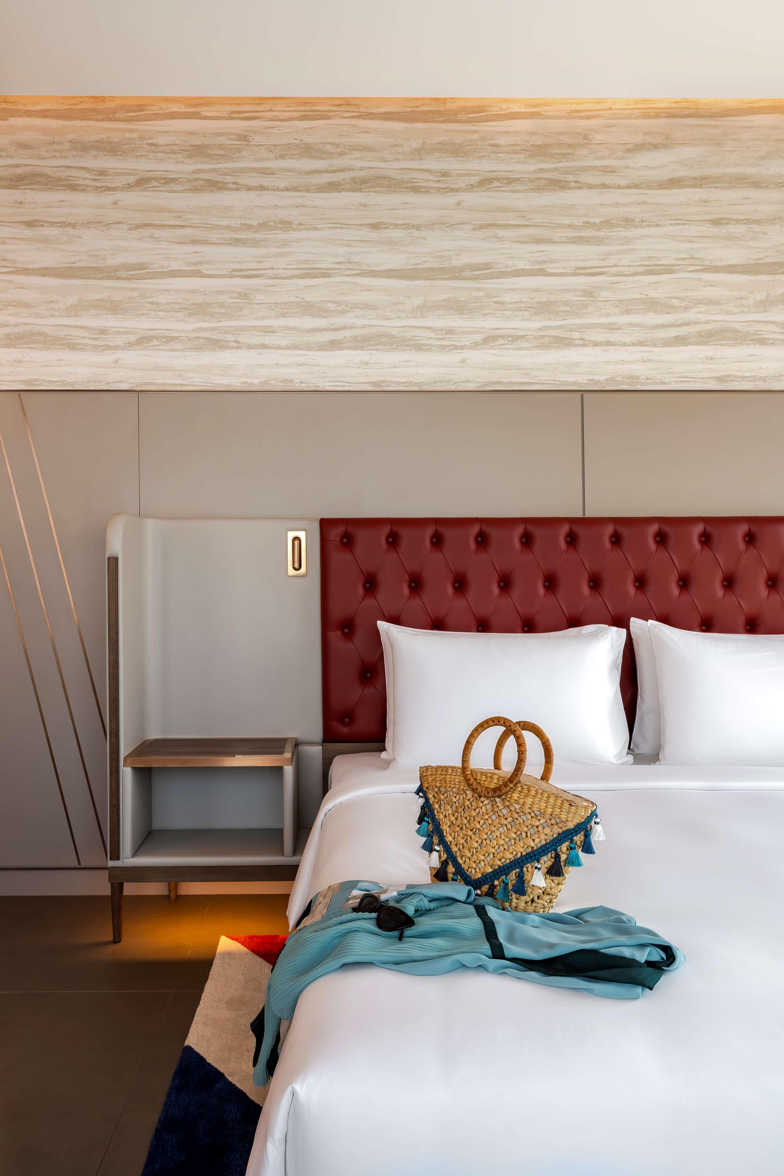 Exclusive, Deluxe, King Bed