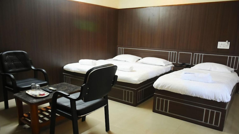 Hotel Govind Heights 21/40