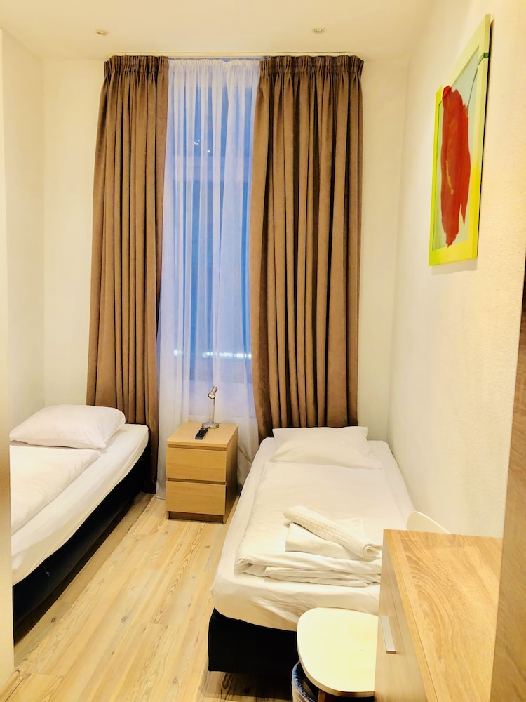 City Hotel Storch 39/59