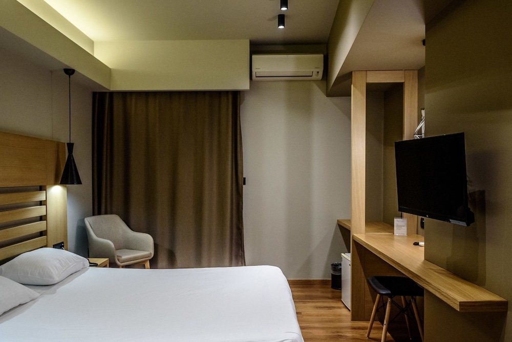 Agamemnon Hotel 6/67