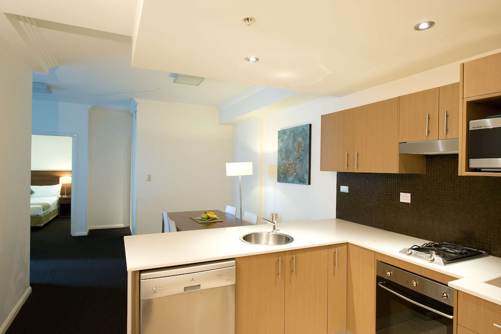 Apx World Square Apartments 8/52