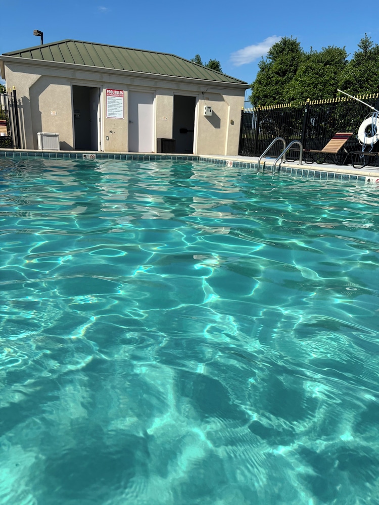 Baymont by Wyndham Johnson City 35/45