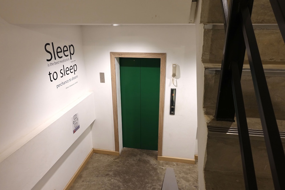 Bed-Room At Suvarnabhumi Airport 31/50