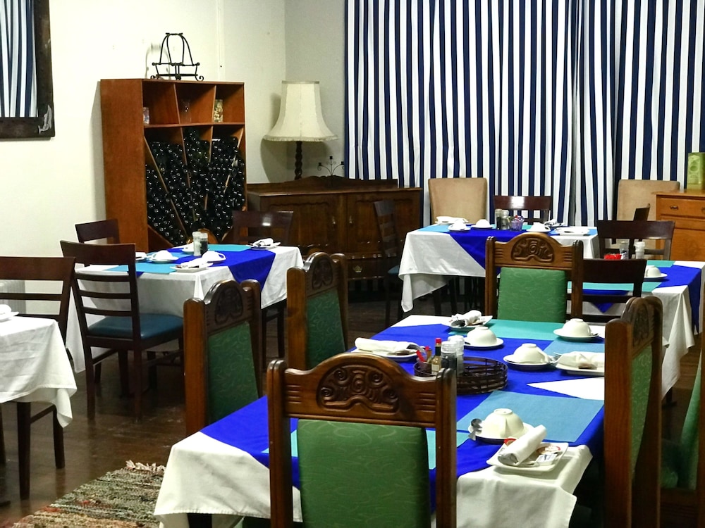Athenian Villa 28/50