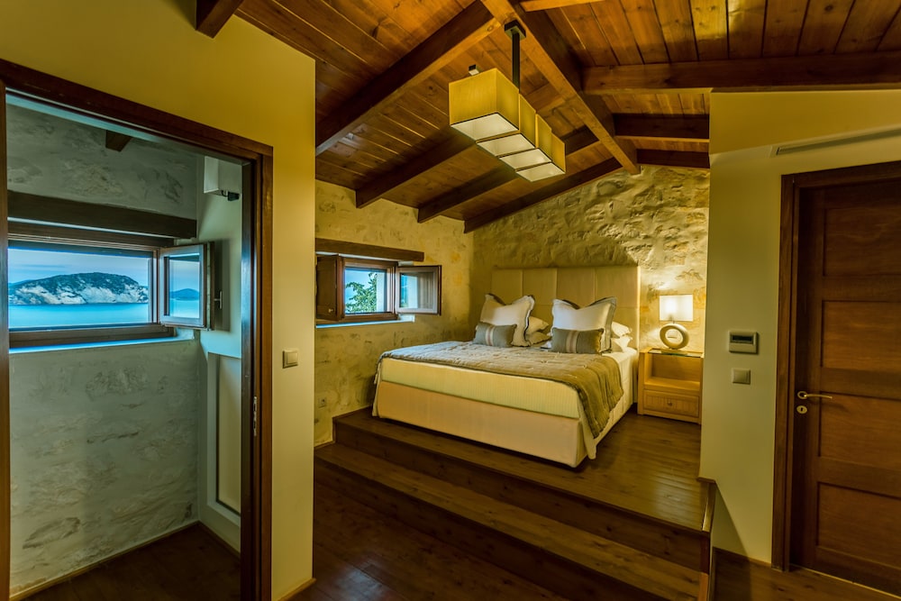 Exensian Villas & Suites 15/44