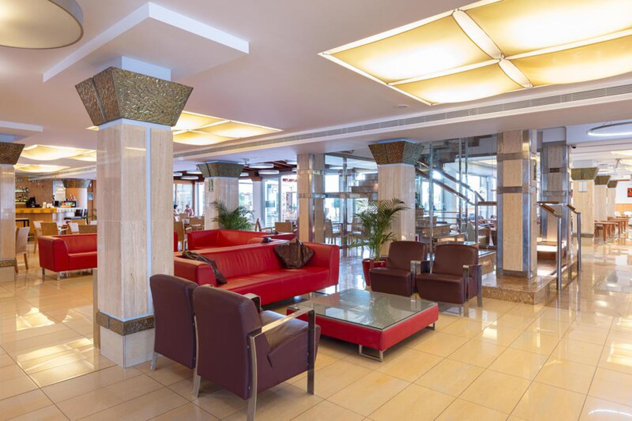 Invisa Hotel La Cala 72/99
