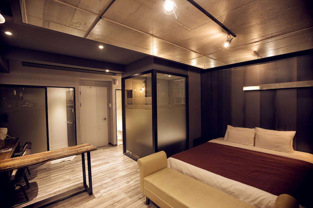 Hotel 109 29/73