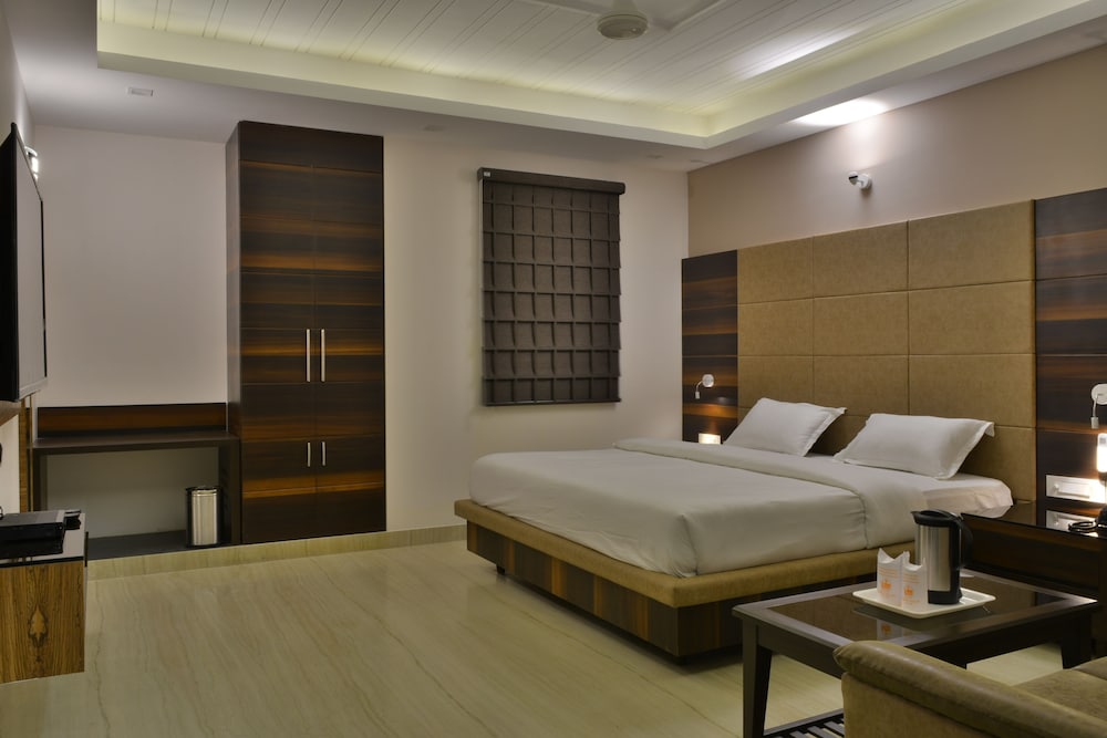 Hotel Tara Palace Daryaganj 24/32