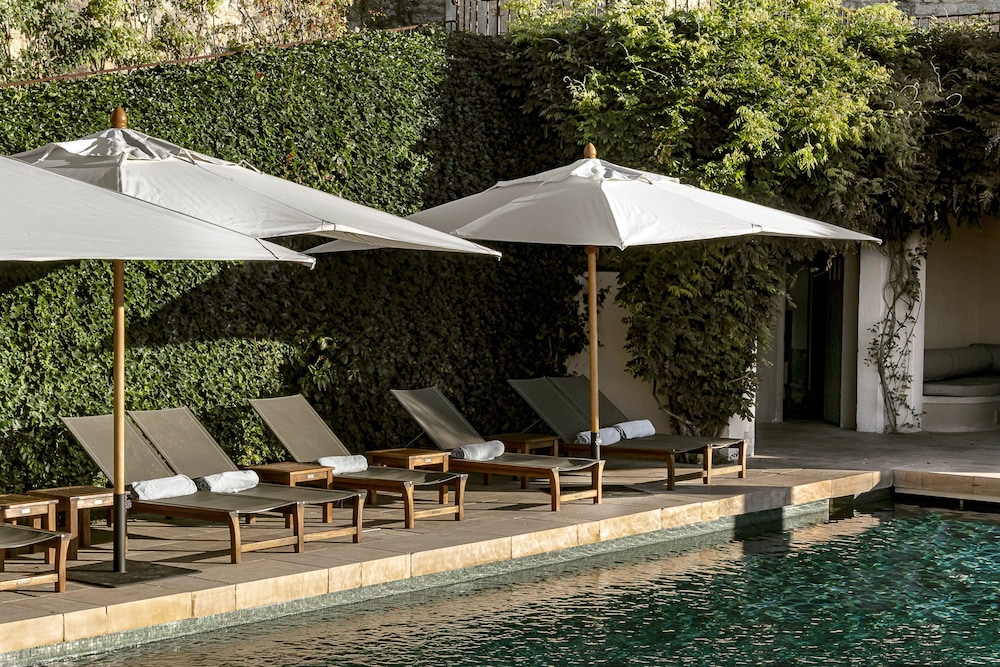 Hotel Crillon le Brave 45/50
