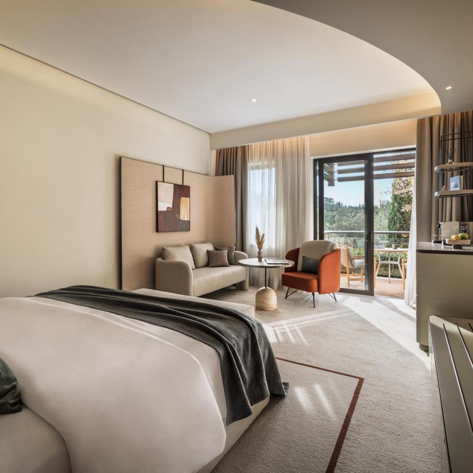 EXECUTIVE, DOUBLE OR TWIN BED
