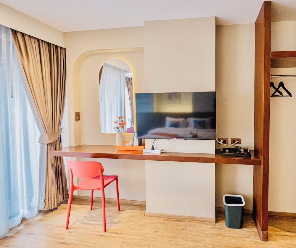 Metro Hotel Phahonyothin 35 42/50