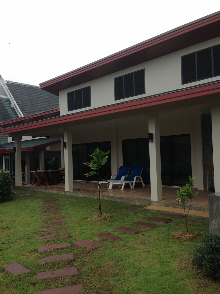 Naya Bungalow 6/65