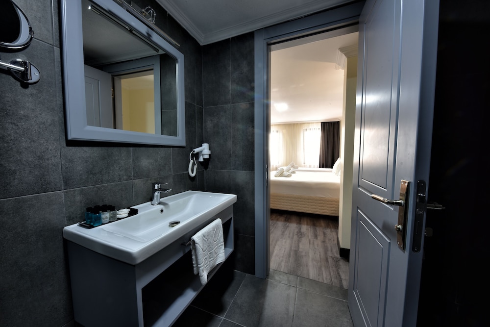 Almina Inn Hotel 48/50