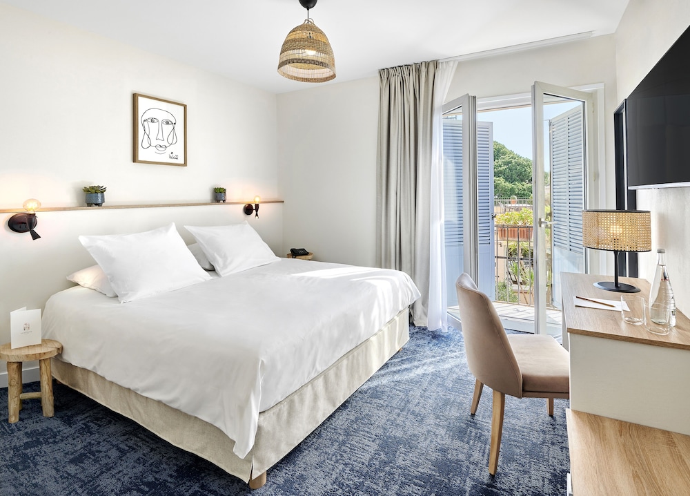SUPERIOR, DOUBLE BED