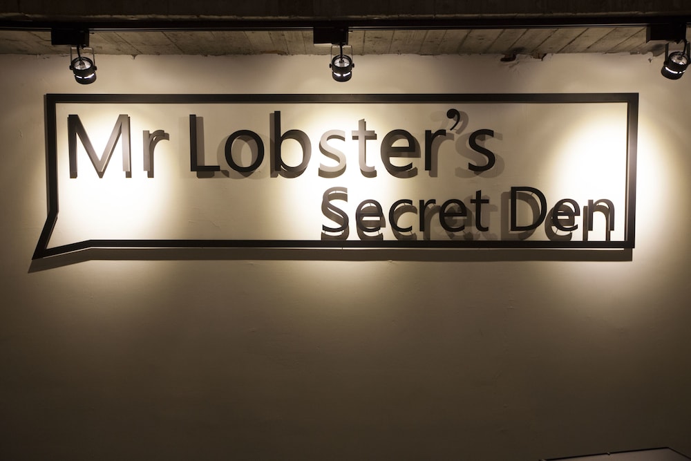 Mr Lobsters Secret Den Design Hostel 4/63
